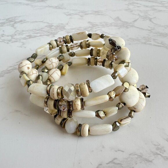 Handmade White & Gold Memory Wire Glass Bead Bracelet - Picture 4 of 8
